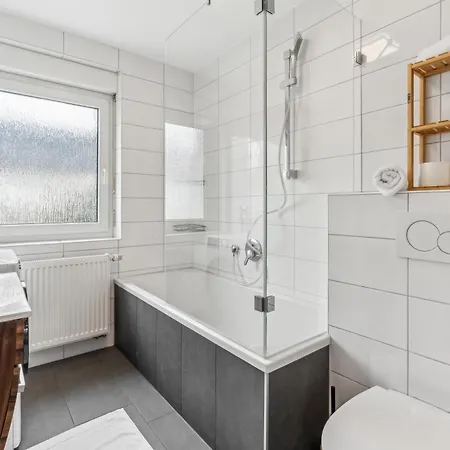 Modernes 6-betten-apartment Mit Balkon Und Parkplatz - Zentrale Lage * アーレン