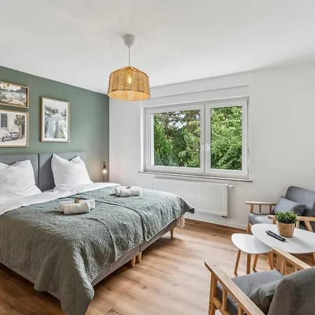 Modernes 6-betten-apartment Mit Balkon Und Parkplatz - Zentrale Lage アパート *