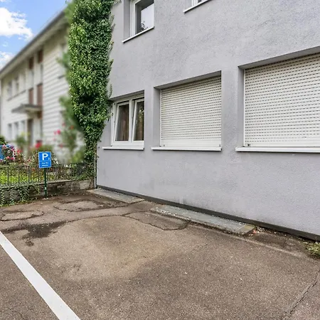 Modernes 6-betten-apartment Mit Balkon Und Parkplatz - Zentrale Lage アパート *