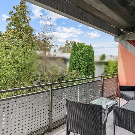 Modernes 6-betten-apartment Mit Balkon Und Parkplatz - Zentrale Lage アパート アーレン