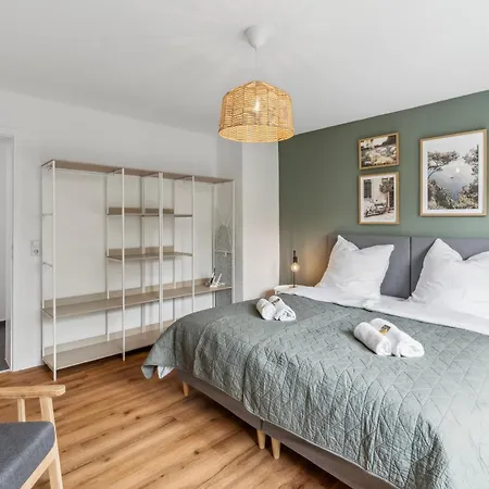 Modernes 6-betten-apartment Mit Balkon Und Parkplatz - Zentrale Lage アパート アーレン