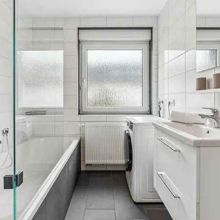 Modernes 6-betten-apartment Mit Balkon Und Parkplatz - Zentrale Lage * アーレン