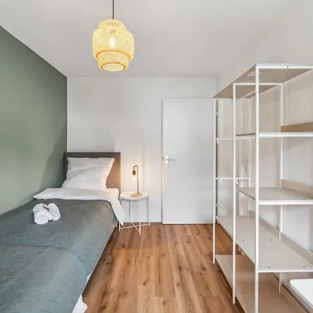 アパート Modernes 6-betten-apartment Mit Balkon Und Parkplatz - Zentrale Lage