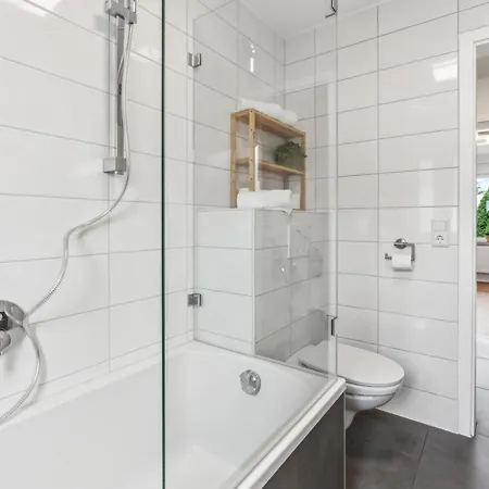 Modernes 6-betten-apartment Mit Balkon Und Parkplatz - Zentrale Lage アーレン