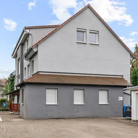 Modernes 6-betten-apartment Mit Balkon Und Parkplatz - Zentrale Lage アパート *