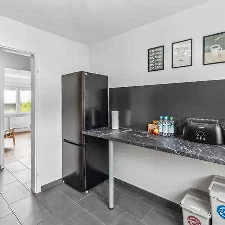 Modernes 6-betten-apartment Mit Balkon Und Parkplatz - Zentrale Lage