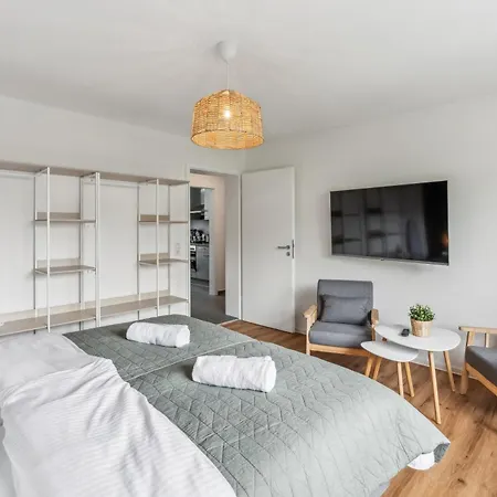 Modernes 6-betten-apartment Mit Balkon Und Parkplatz - Zentrale Lage